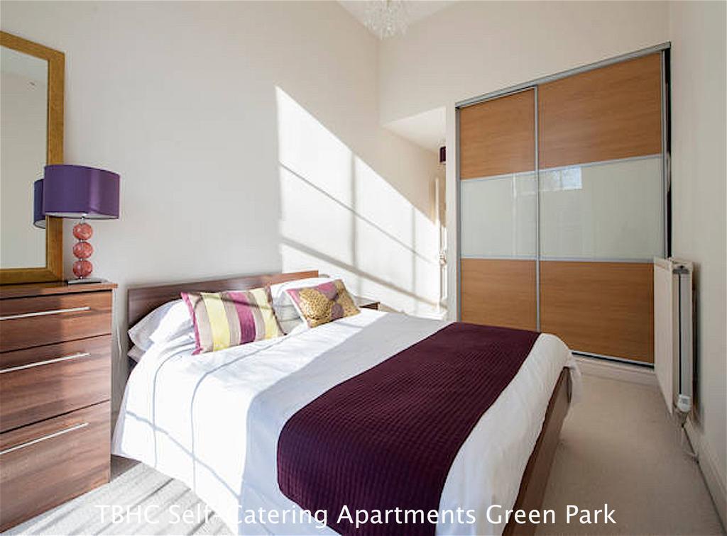 Green Park Apartment Bath Exterior photo